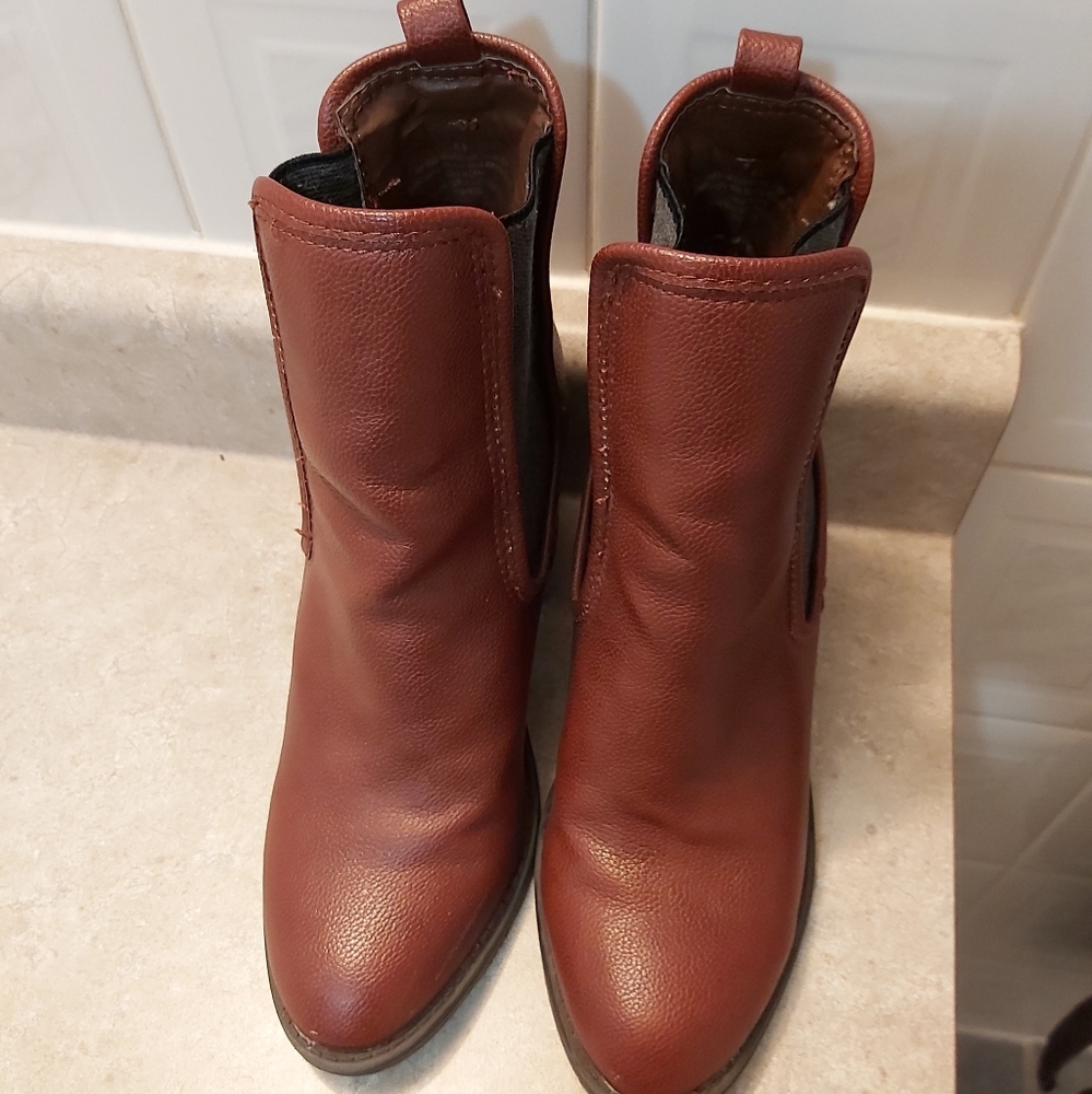 Brown/Burgundy Leather Heeled Booties Size 8.5 - Picture 3 of 14